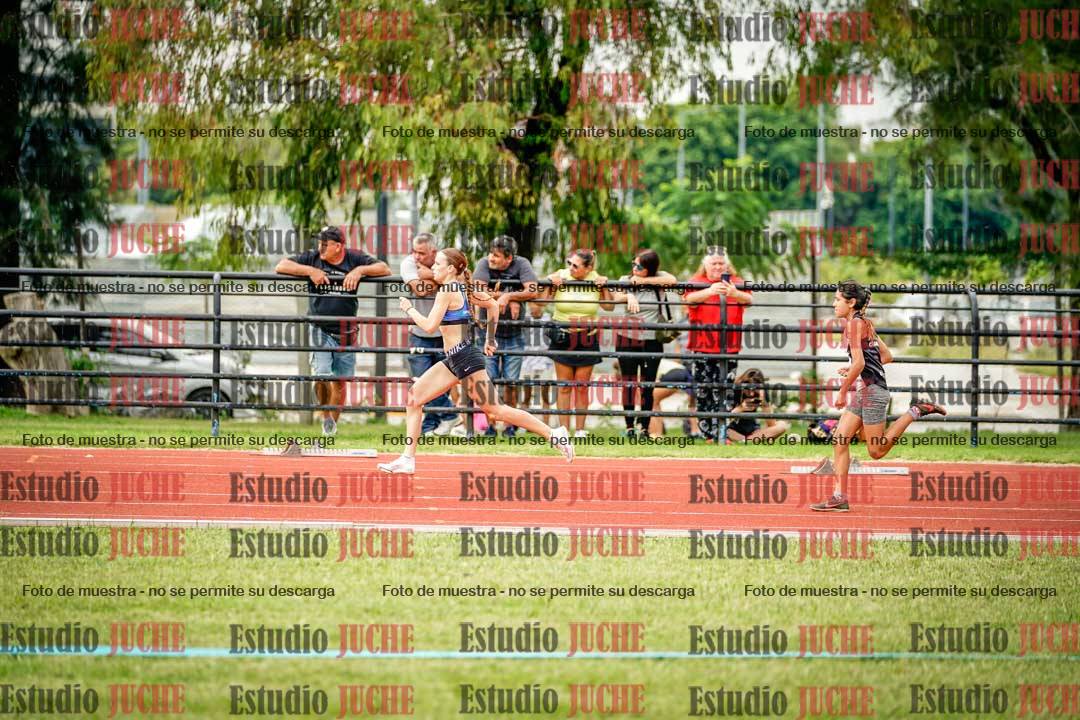Fotos de los 295 m con vallas de mujeres