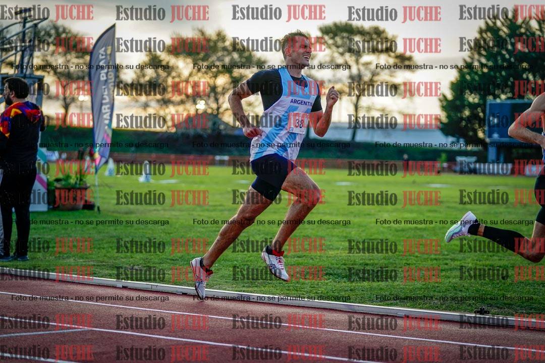 Fotos de los 1500 m llanos de varones - deca 10