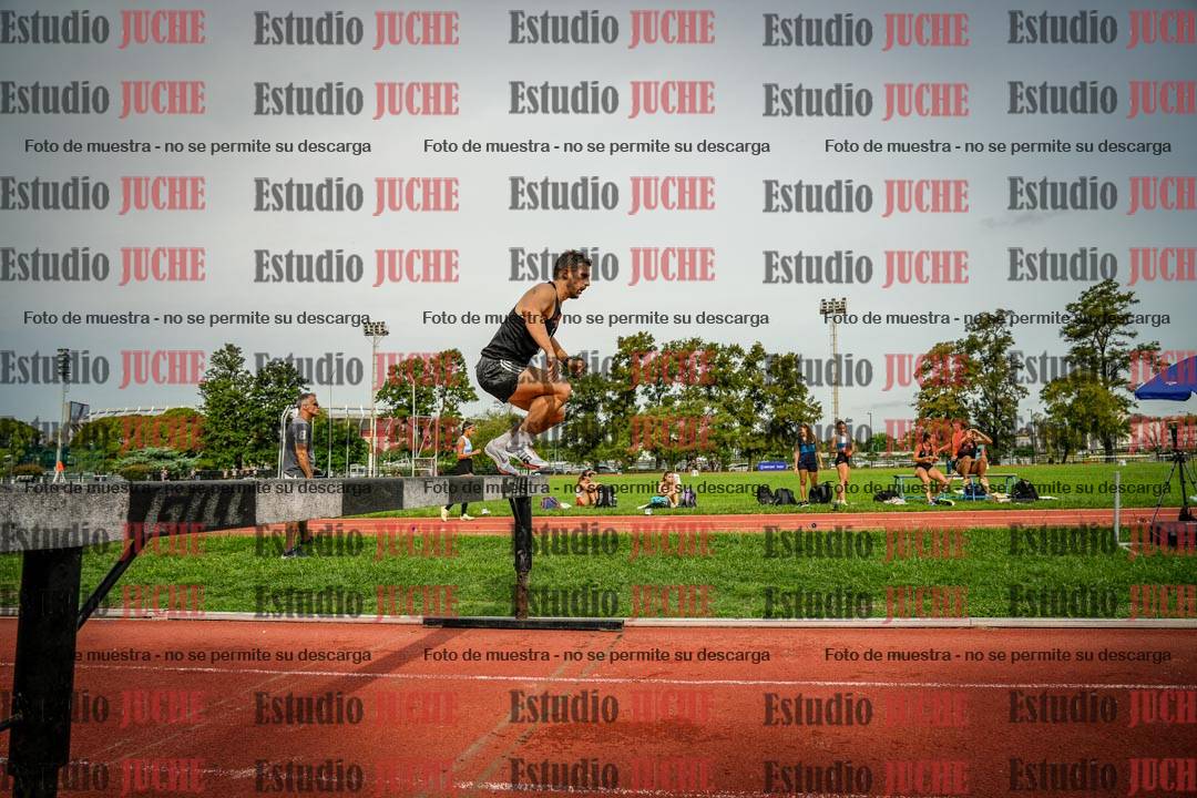 Fotos de los 3000 m con obstáculos de varones