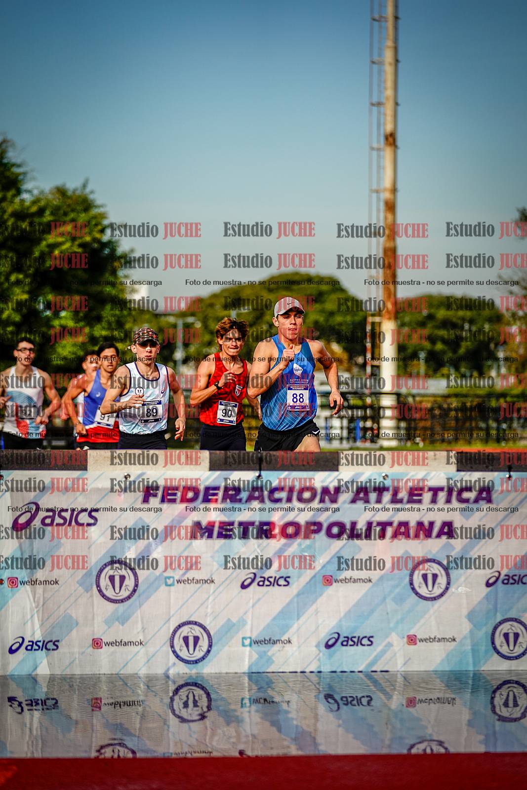 Fotos de los 3000 m con obstáculos de varones