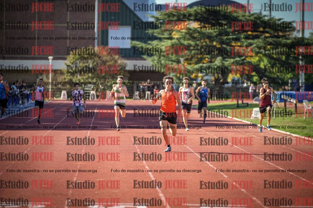Fotos de los 400 m llanos de varones
