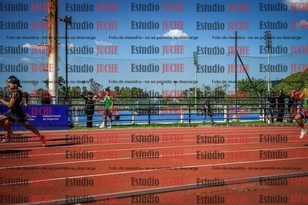 Fotos de los 200 m llanos de varones