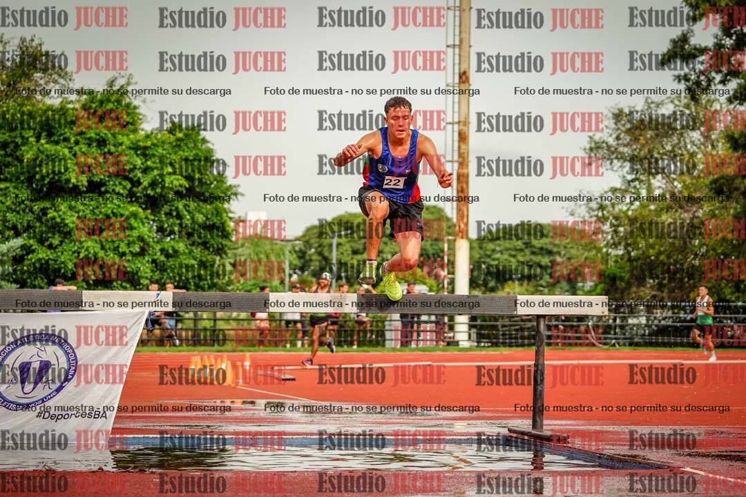 Fotos de los 3000 m con obstáculos de varones