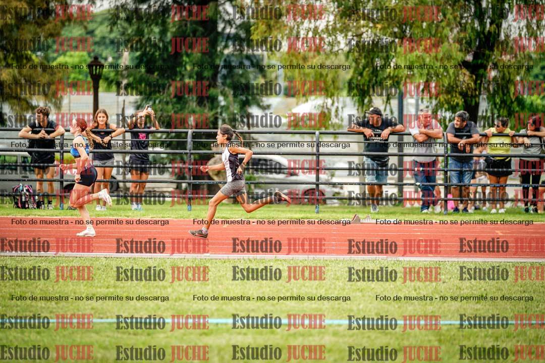Fotos de los 295 m con vallas de mujeres