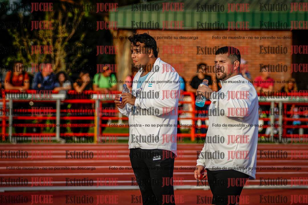 Fotos de algunos extras y podios del día 1