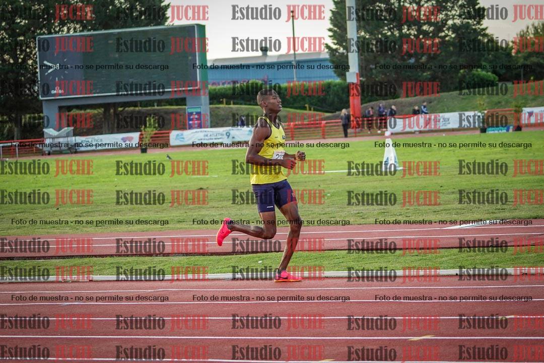 Fotos de los 1500 m llanos de varones - deca 10