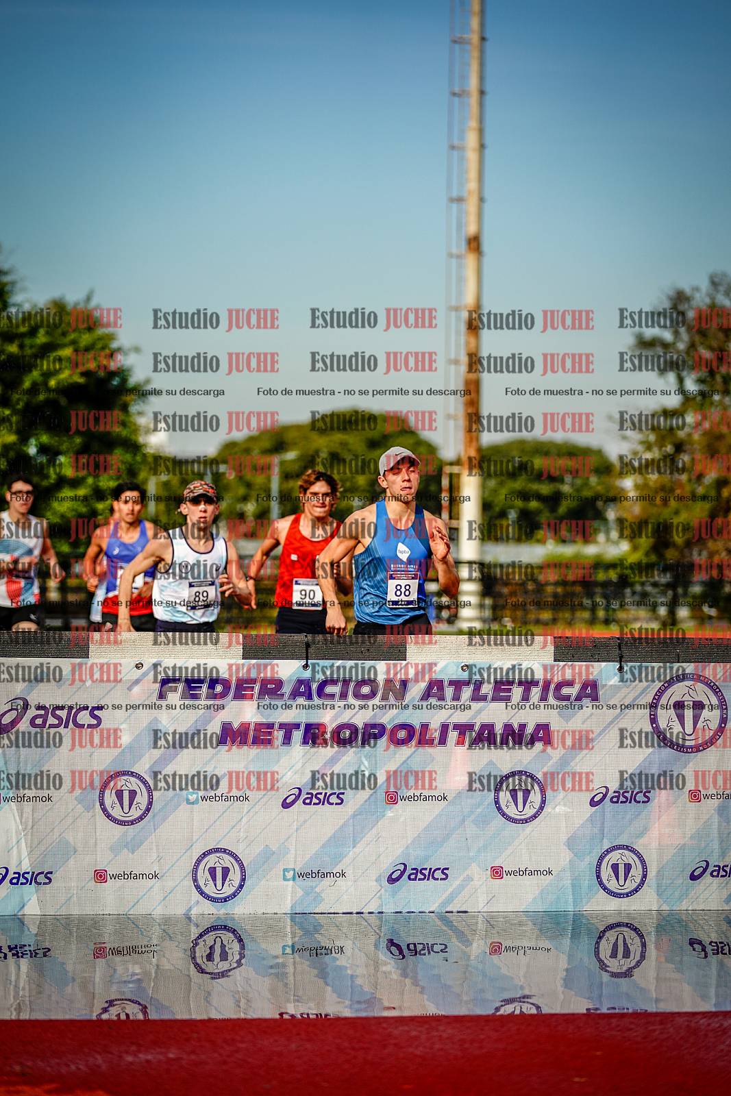 Fotos de los 3000 m con obstáculos de varones