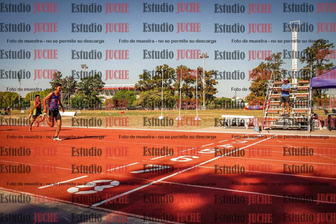 Fotos de los 400 m llanos de varones