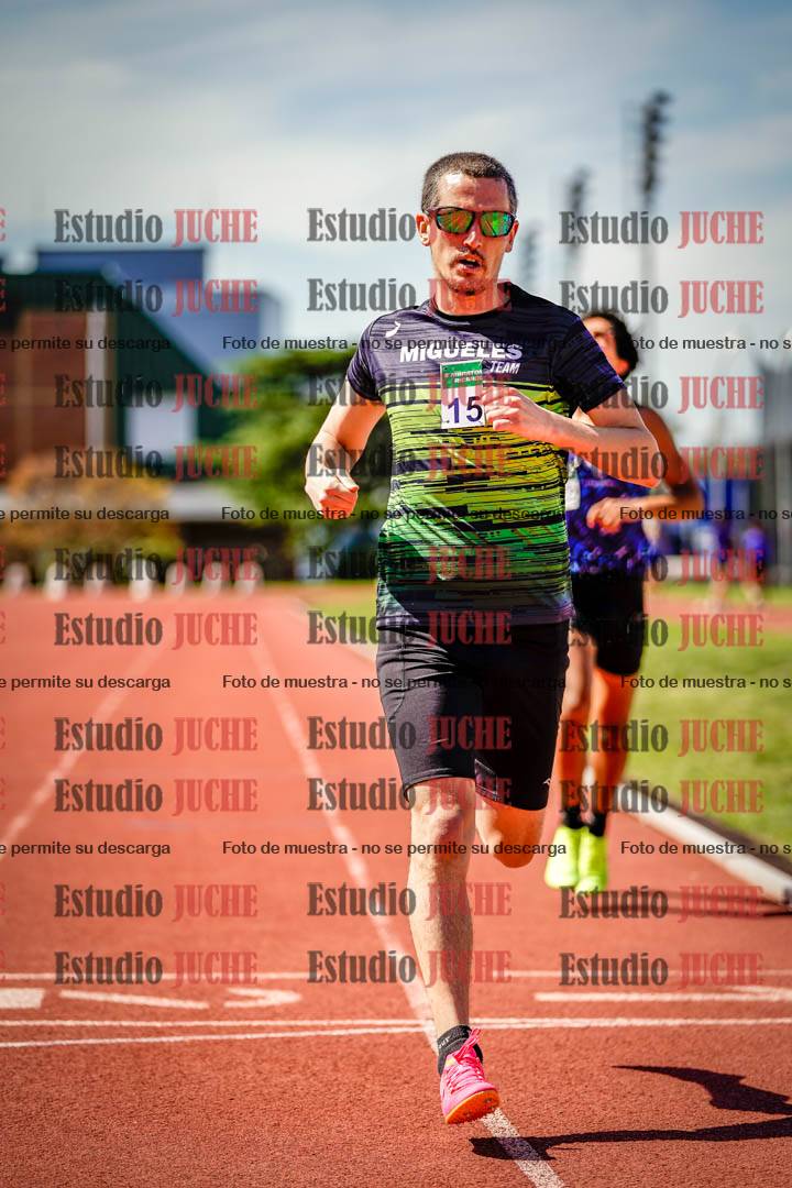 Fotos de los 800 m llanos de varones