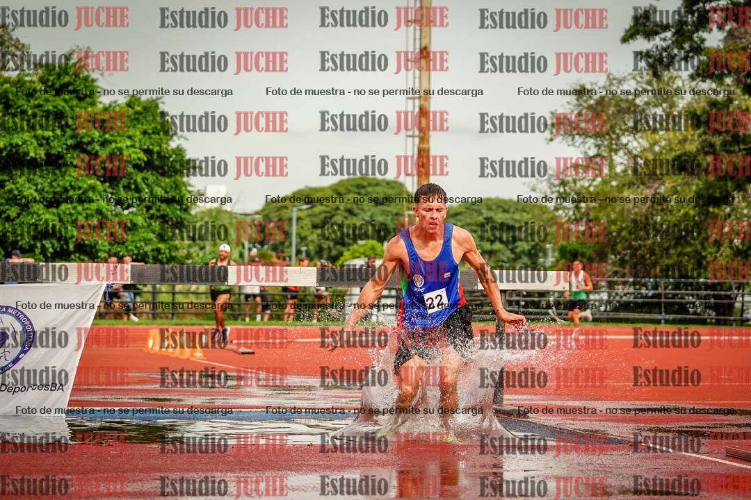 Fotos de los 3000 m con obstáculos de varones