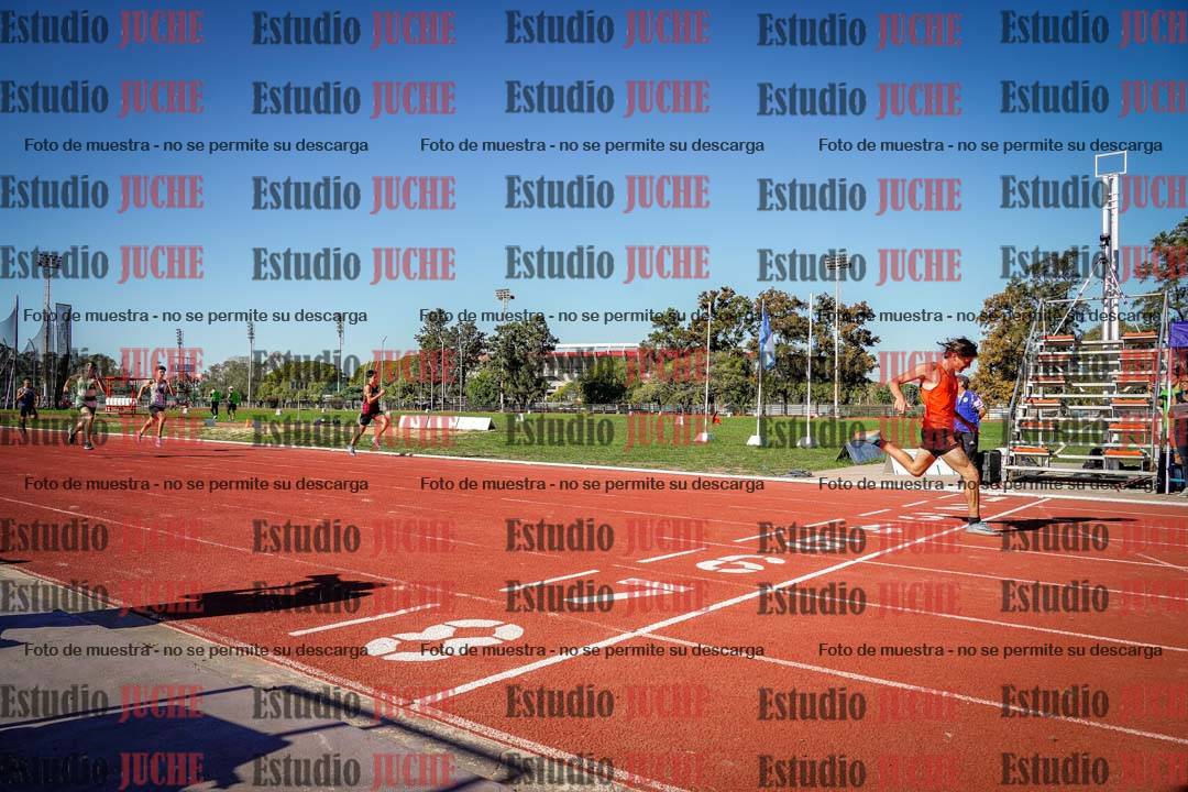 Fotos de los 400 m llanos de varones