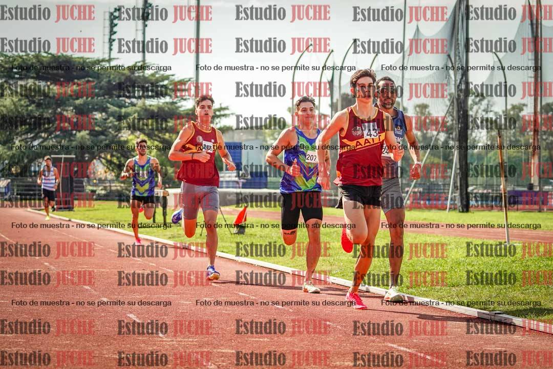 Fotos de los 800 m llanos de varones