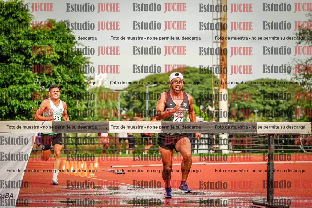 Fotos de los 3000 m con obstáculos de varones