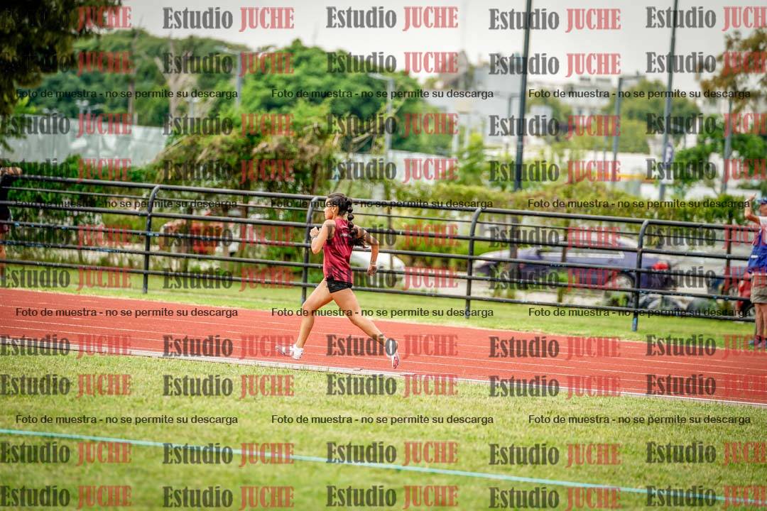Fotos de los 295 m con vallas de mujeres