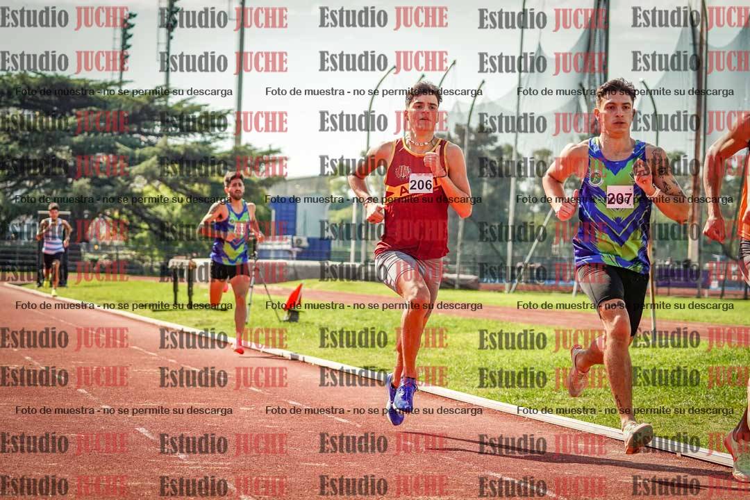 Fotos de los 800 m llanos de varones