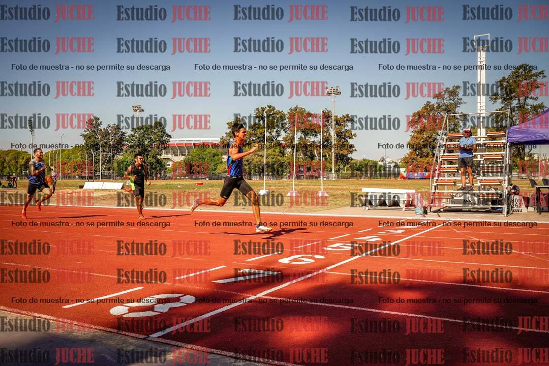 Fotos de los 400 m llanos de varones