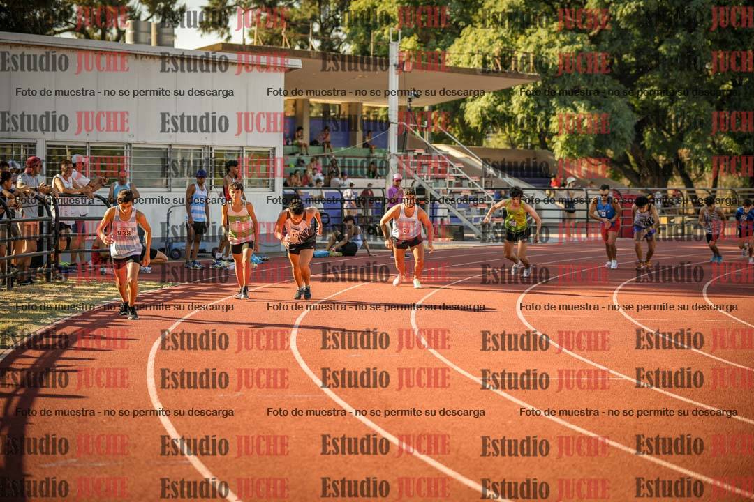 Fotos de los 800 m llanos de varones