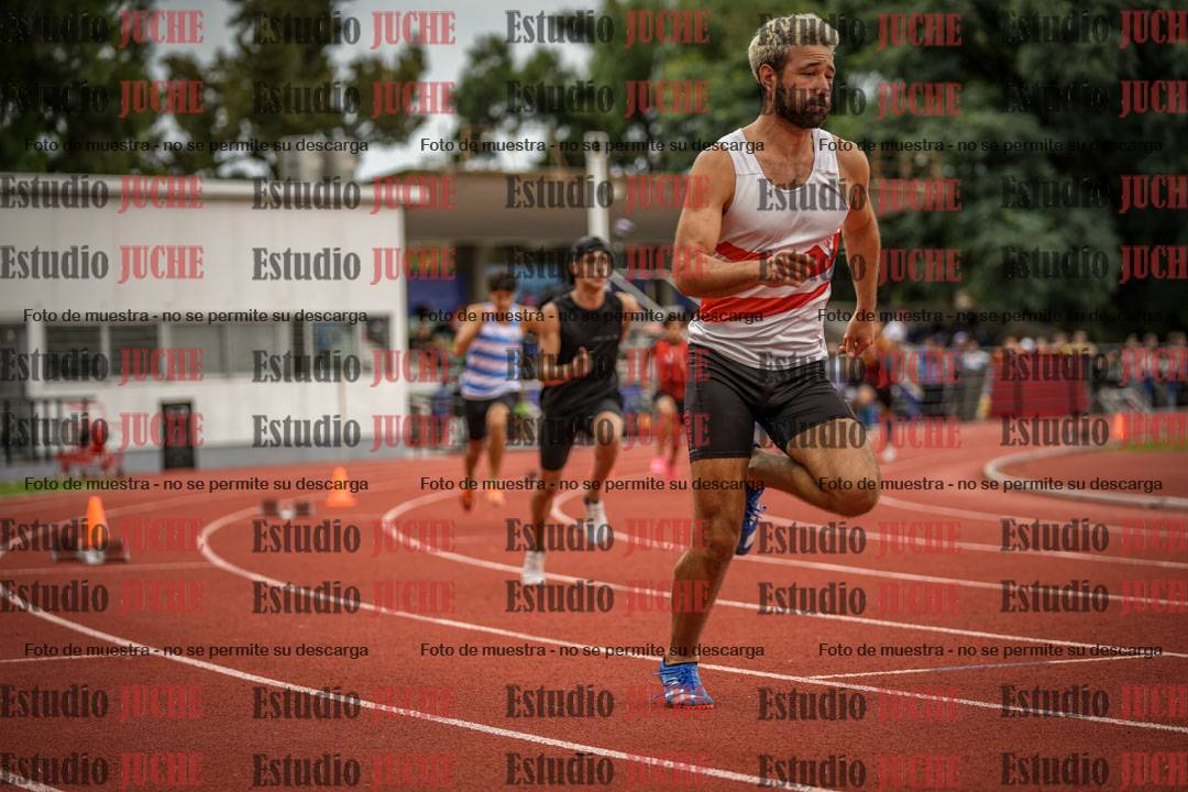 Fotos de los 400 m llanos de varones