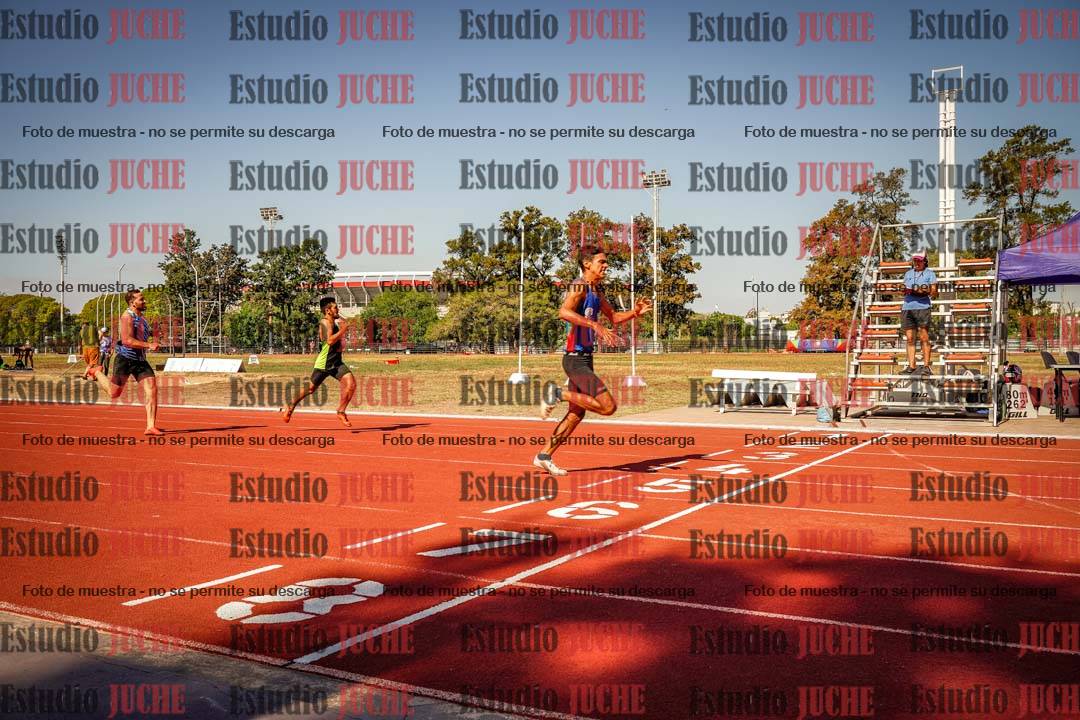 Fotos de los 400 m llanos de varones