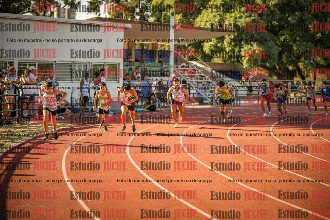 Fotos de los 800 m llanos de varones