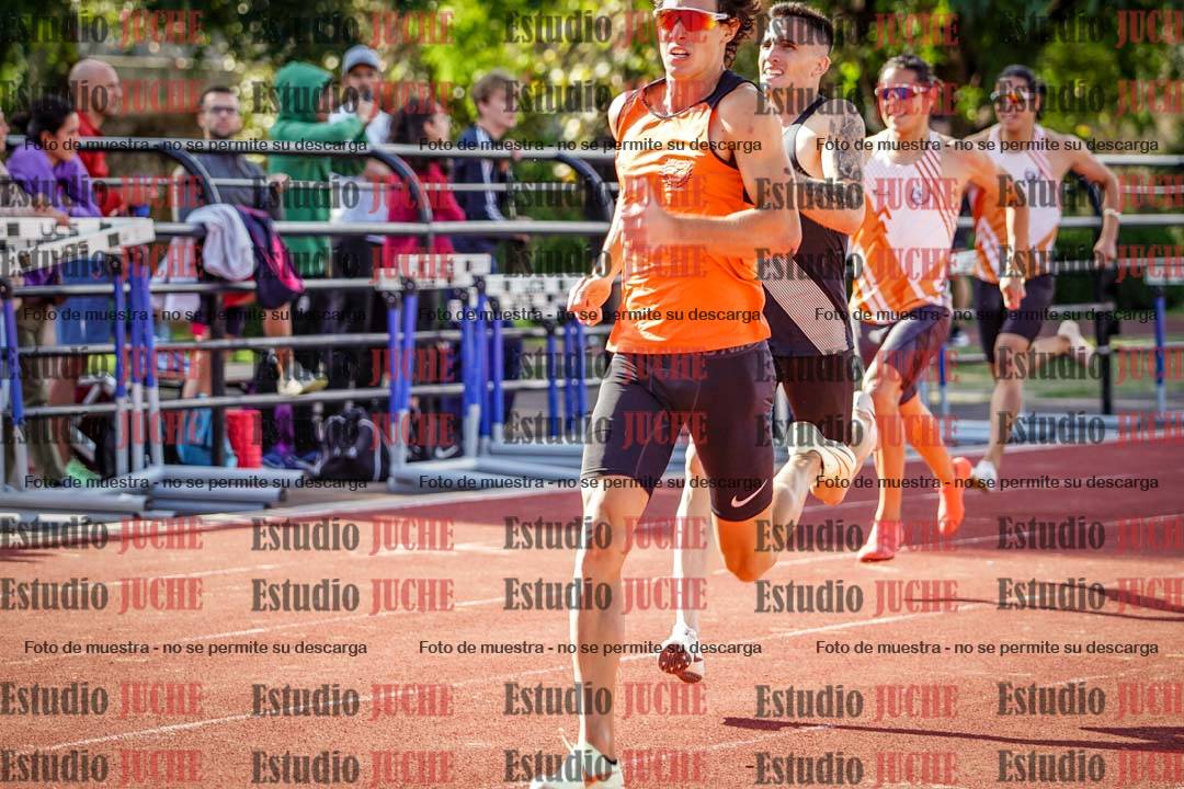 Fotos de los 400 m llanos de varones
