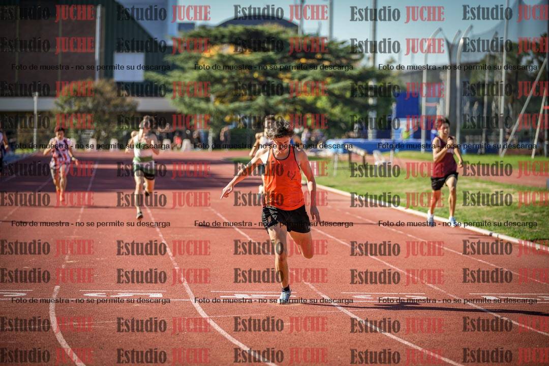 Fotos de los 400 m llanos de varones