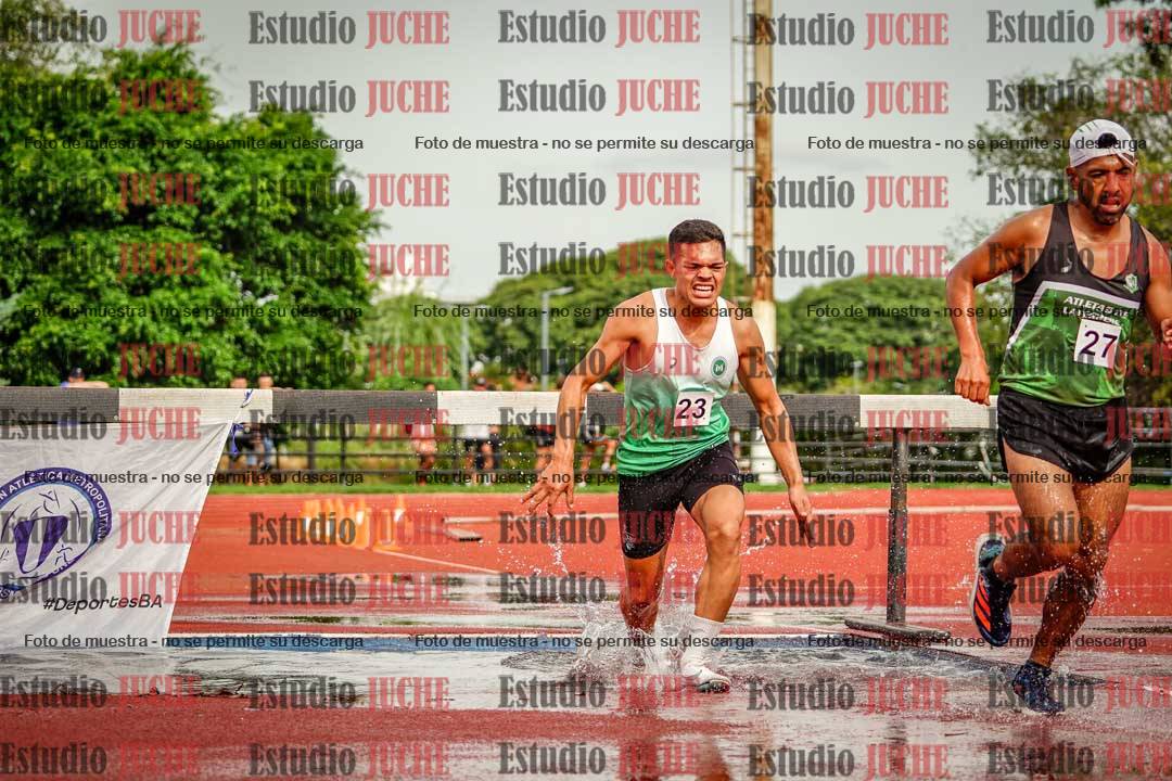 Fotos de los 3000 m con obstáculos de varones