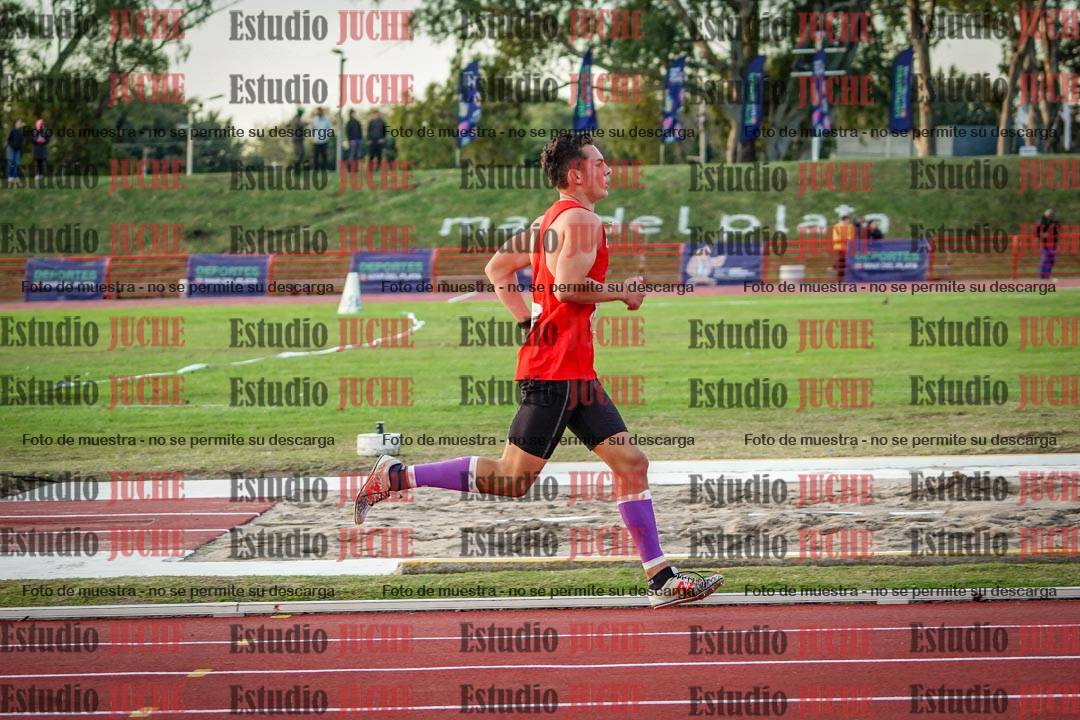 Fotos de los 1500 m llanos de varones - deca 10