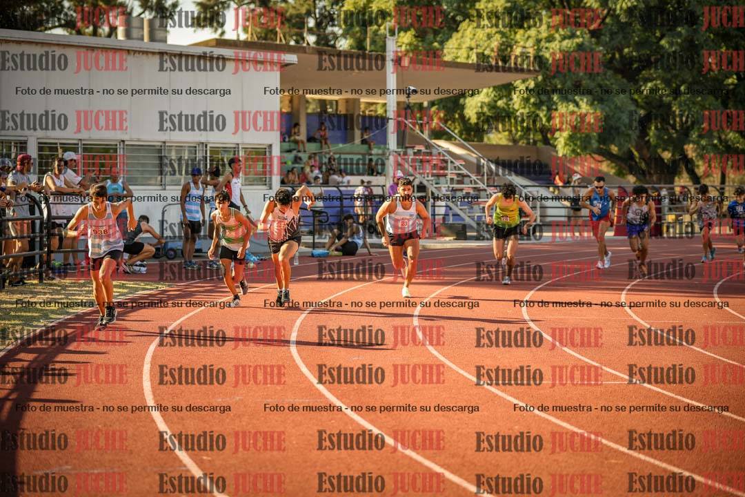 Fotos de los 800 m llanos de varones