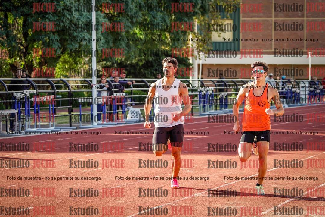 Fotos de los 400 m llanos de varones