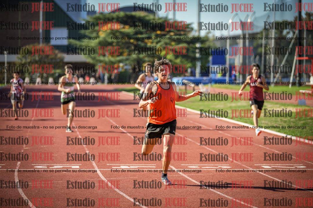 Fotos de los 400 m llanos de varones