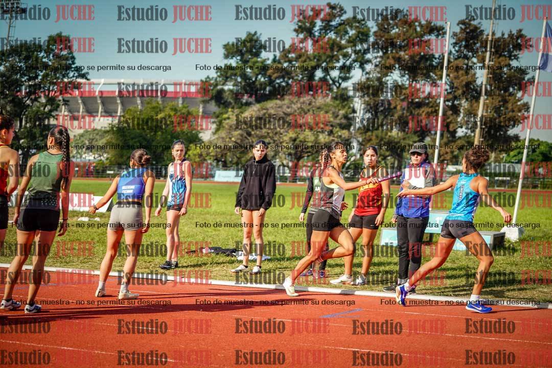 Fotos de las postas 4x400 m llanos de mujeres