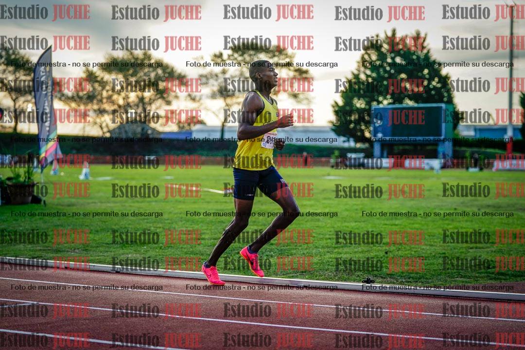Fotos de los 1500 m llanos de varones - deca 10