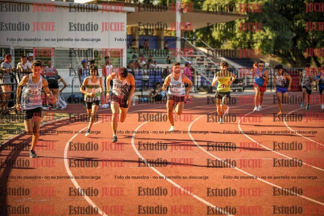 Fotos de los 800 m llanos de varones
