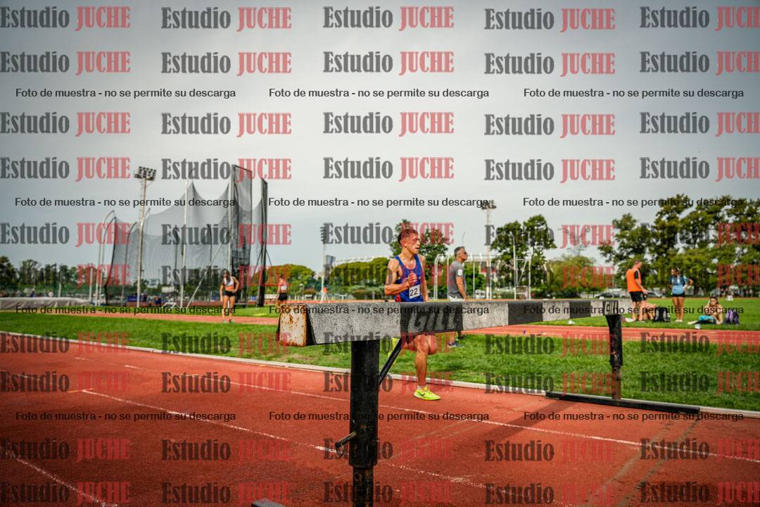 Fotos de los 3000 m con obstáculos de varones