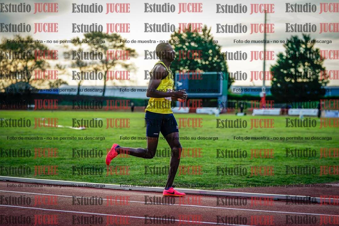 Fotos de los 1500 m llanos de varones - deca 10