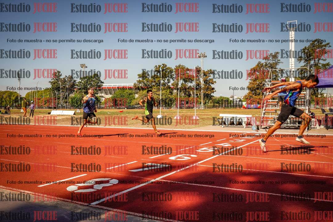 Fotos de los 400 m llanos de varones
