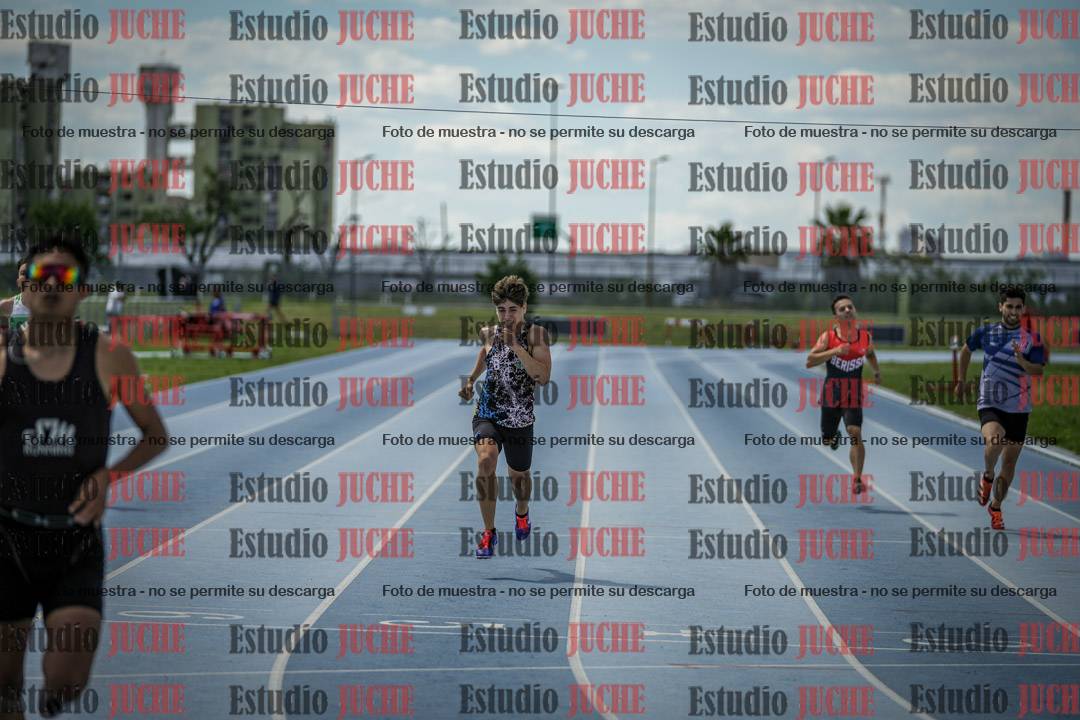 Fotos de los 400 m llanos de varones