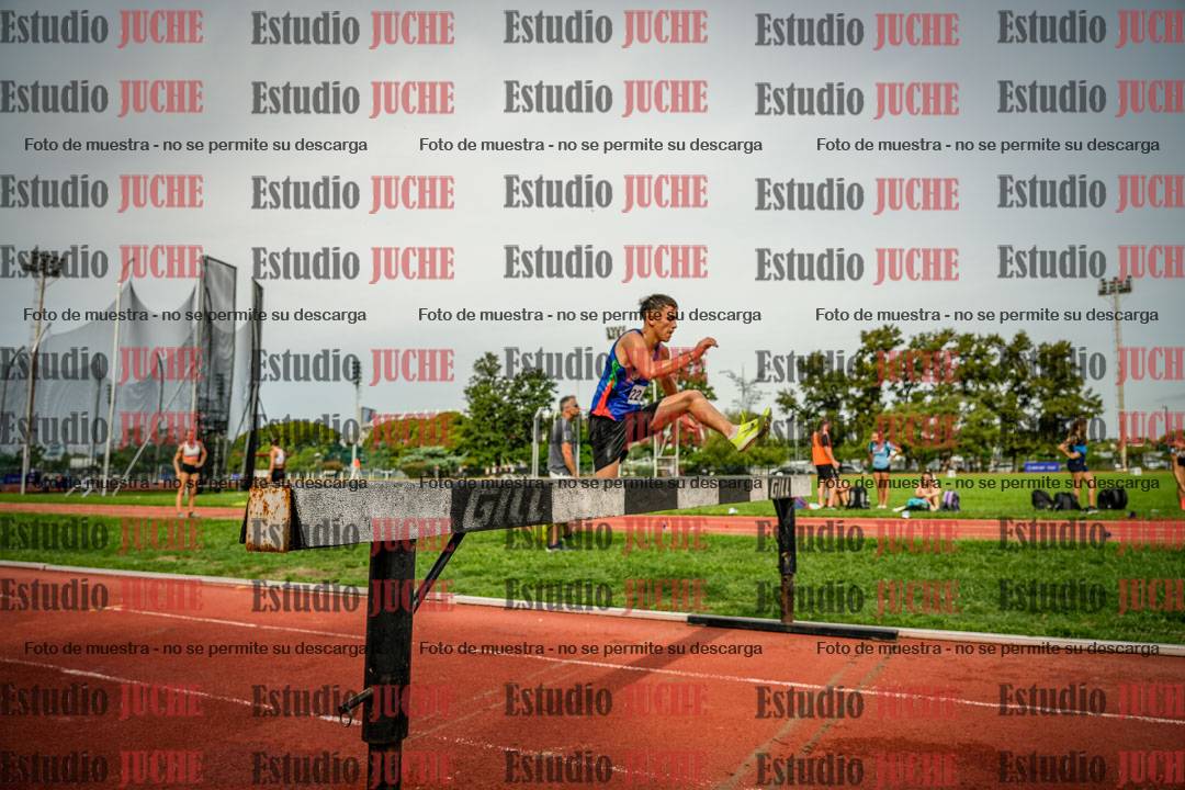 Fotos de los 3000 m con obstáculos de varones