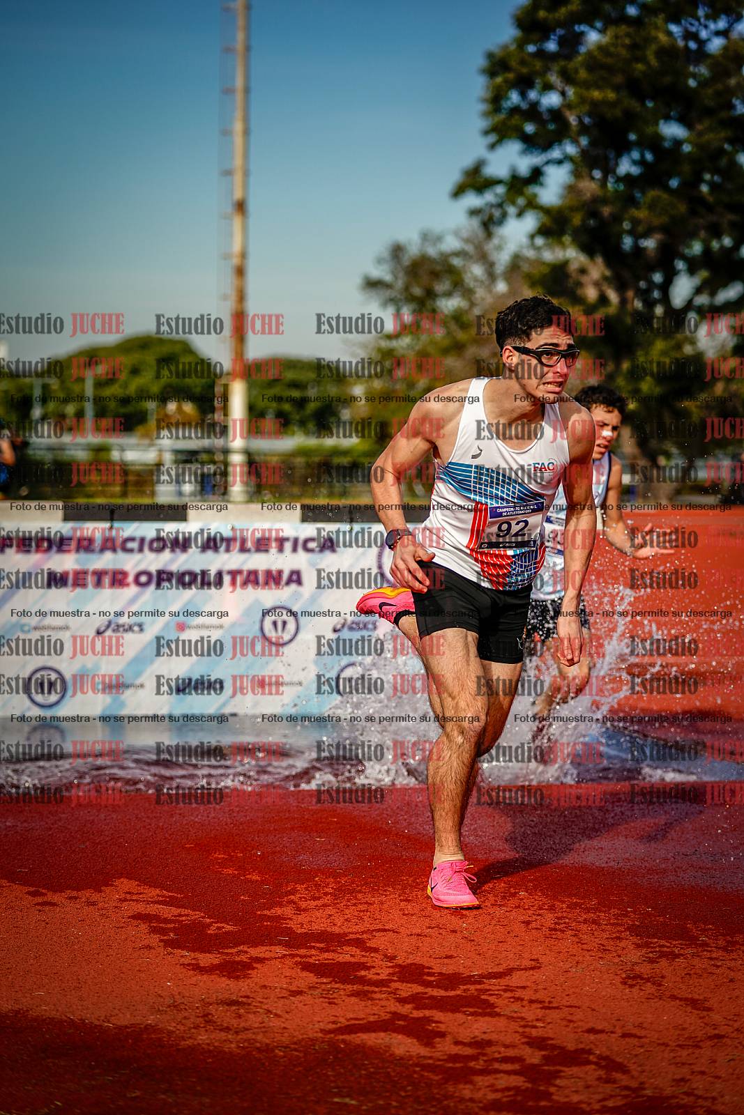Fotos de los 3000 m con obstáculos de varones