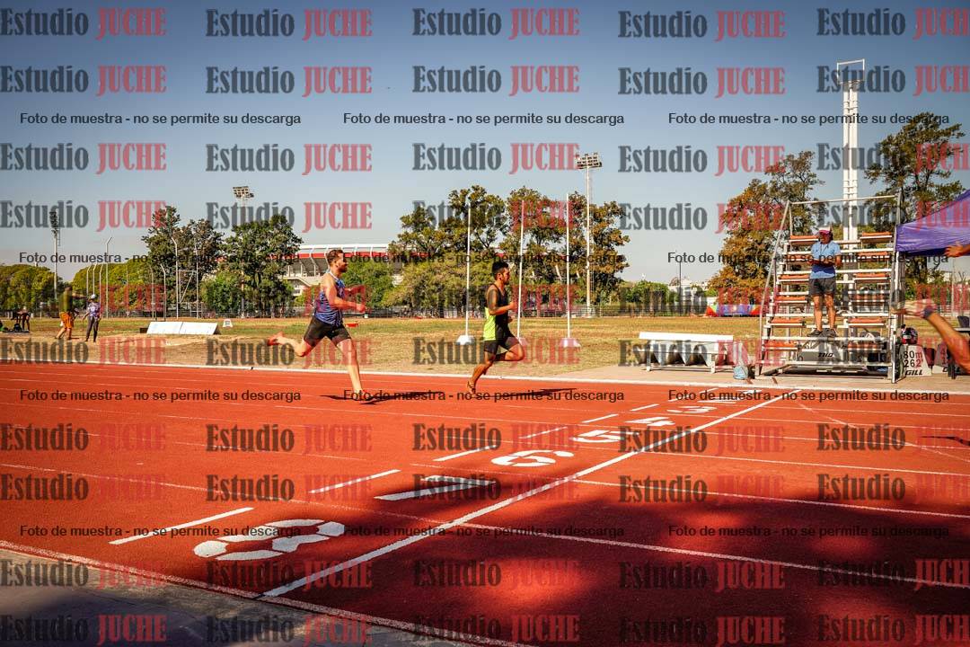 Fotos de los 400 m llanos de varones