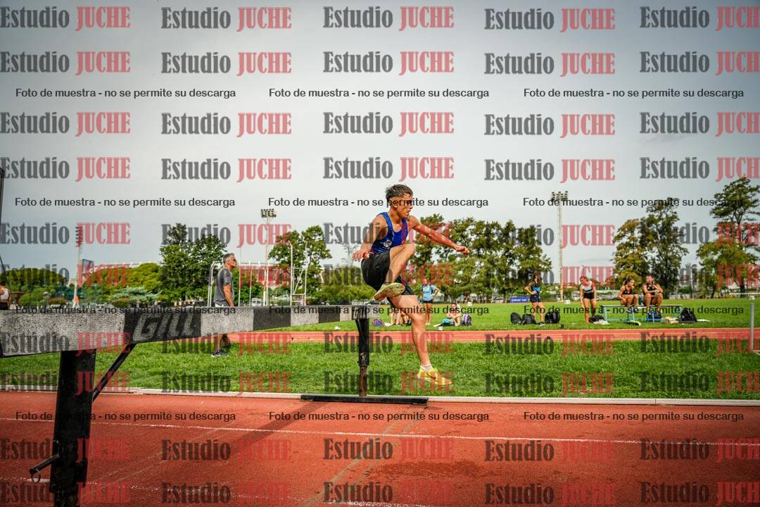 Fotos de los 3000 m con obstáculos de varones