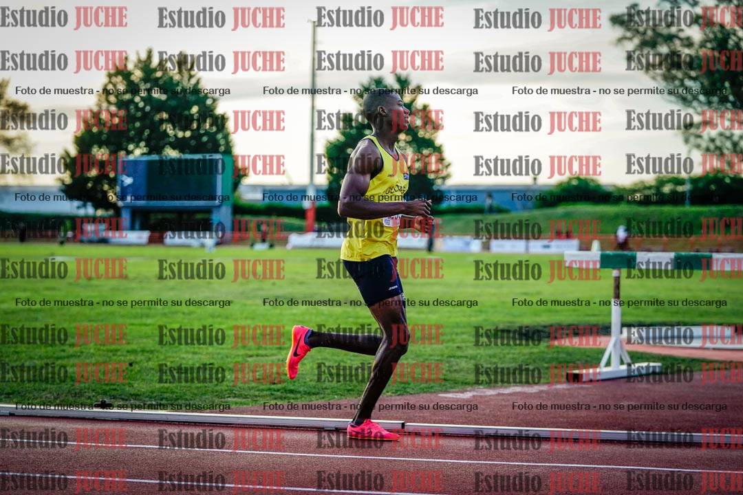 Fotos de los 1500 m llanos de varones - deca 10