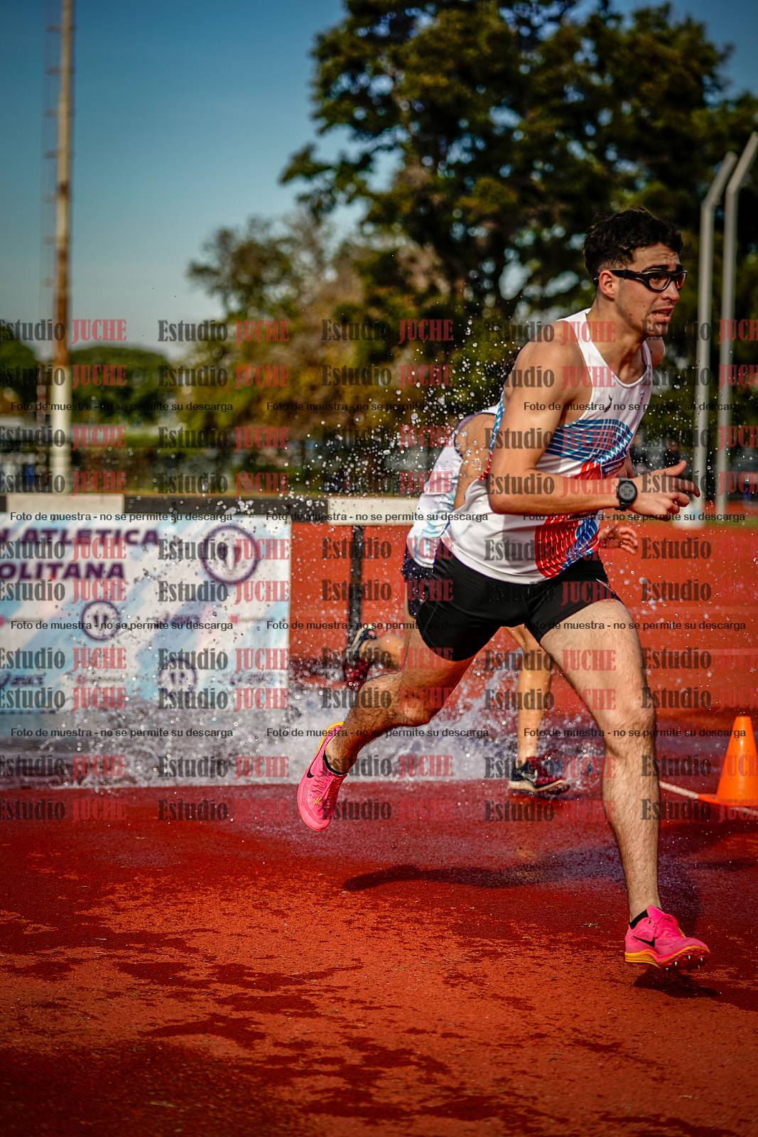 Fotos de los 3000 m con obstáculos de varones