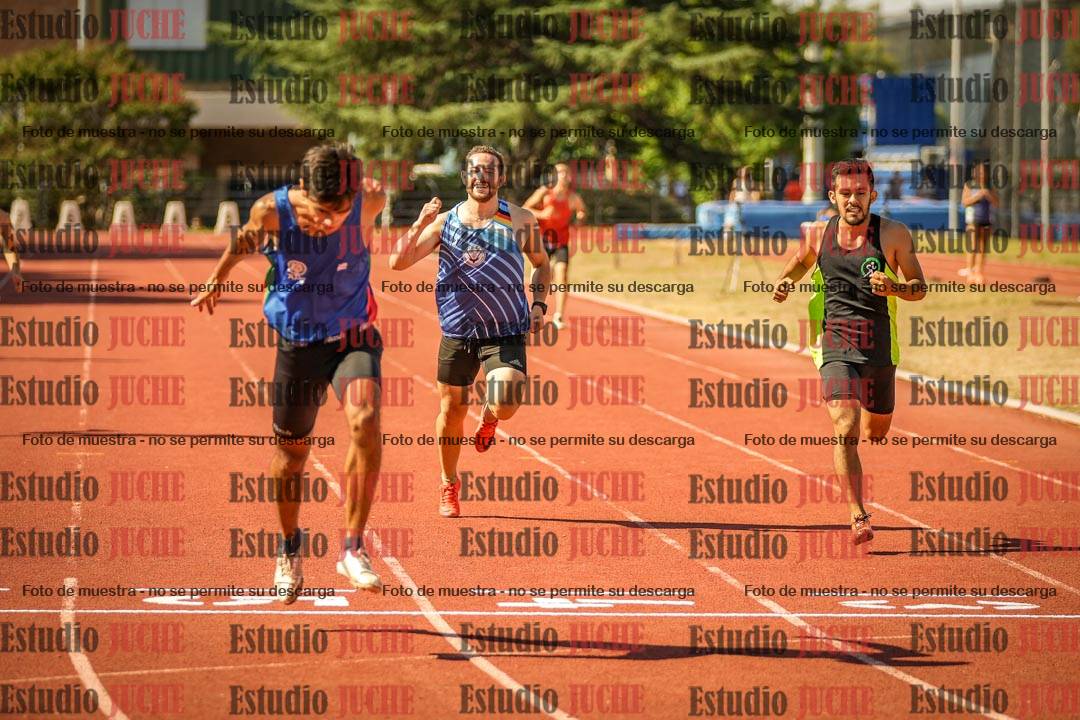 Fotos de los 400 m llanos de varones