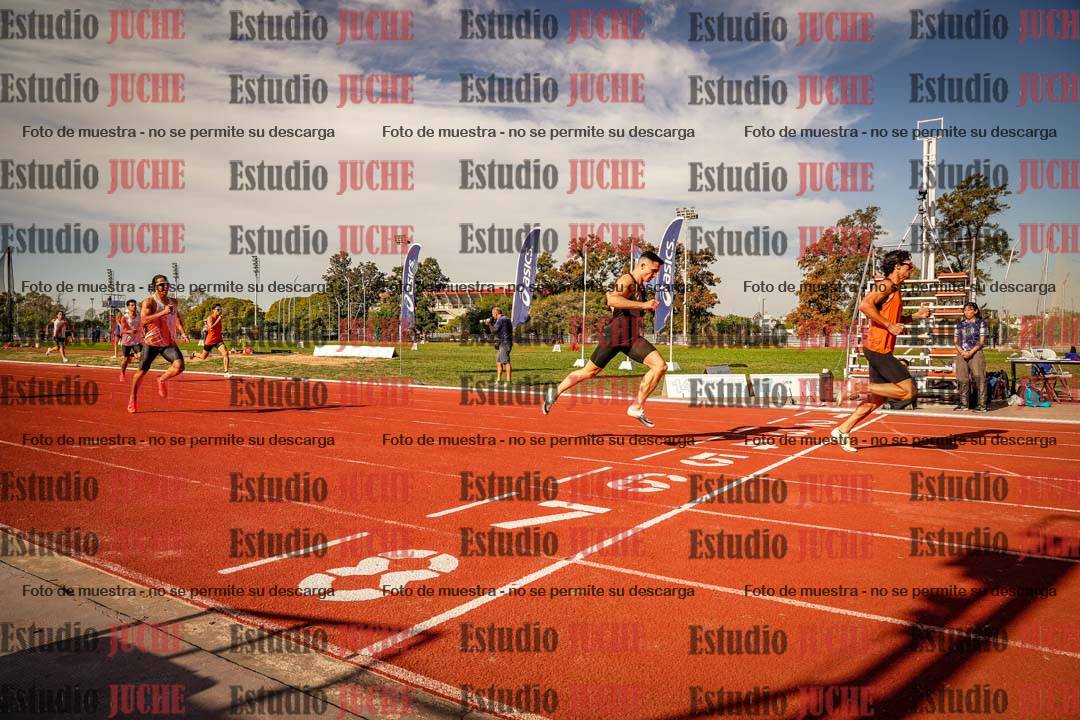Fotos de los 400 m llanos de varones