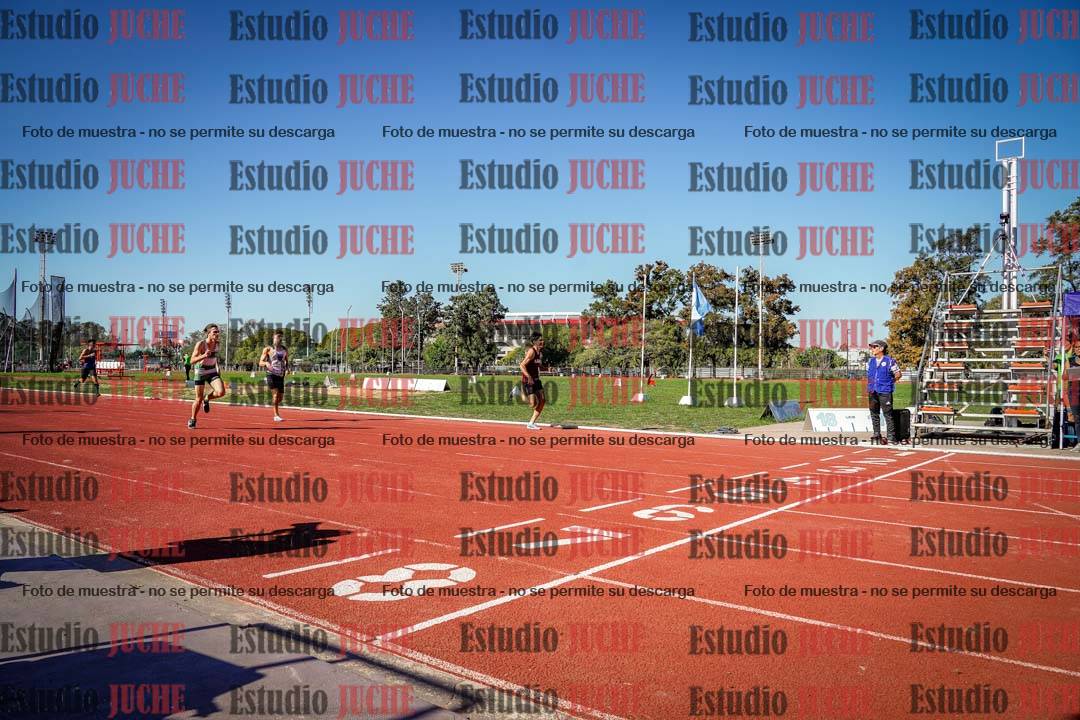 Fotos de los 400 m llanos de varones
