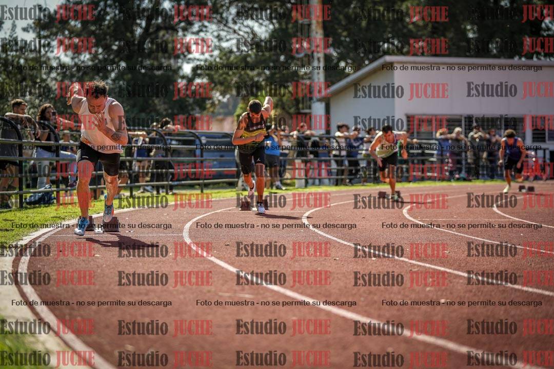 Fotos de los 400 m llanos de varones