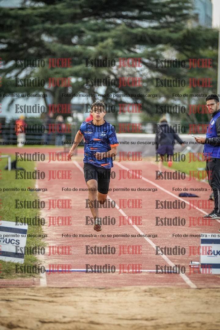 Fotos del salto en largo de varones