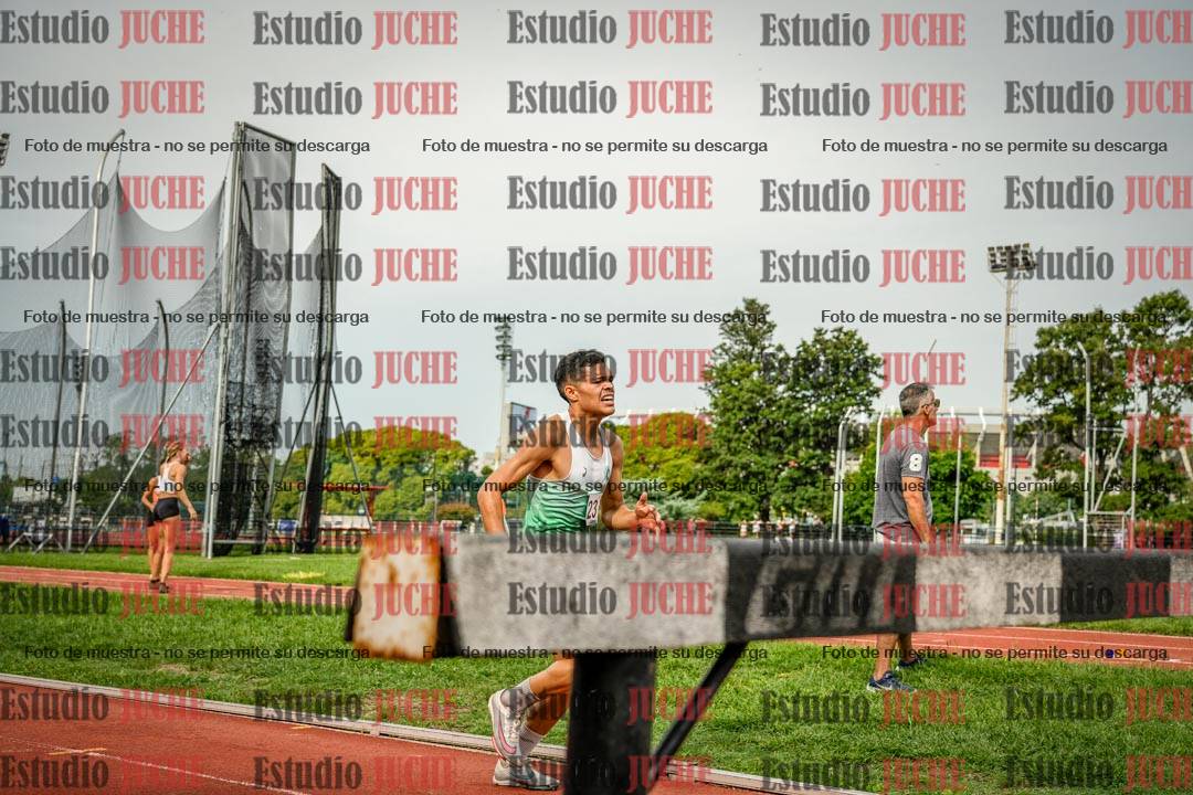 Fotos de los 3000 m con obstáculos de varones